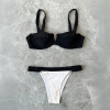 ΕCLAT Μπικίνι σετ με ντεκολτέ, μπανέλα, ψηλόμεσο κάτω μέρος σε ασπρόμαυρο σχέδιο