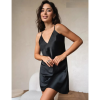 MARIAN Μίνι σατέν υφής μεσάτο νυχτικό με τιραντάκι, V βαθιά λαιμόκοψη & ελαφρώς κυματιστό τελείωμα
