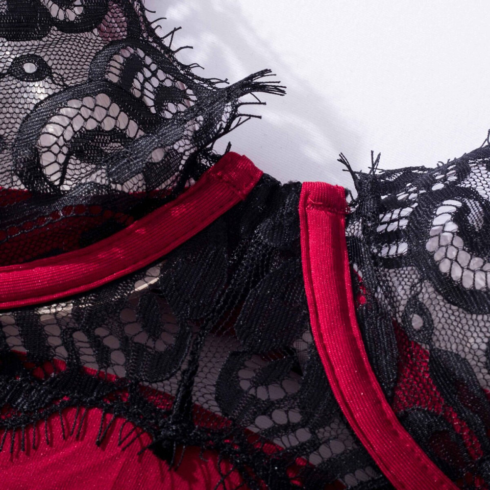 DEMI Ελαστικό κορμάκι με δαντέλα στο μπούστο και στο κάτω μέρος, άνοιγμα στην πλάτη και μπανέλα