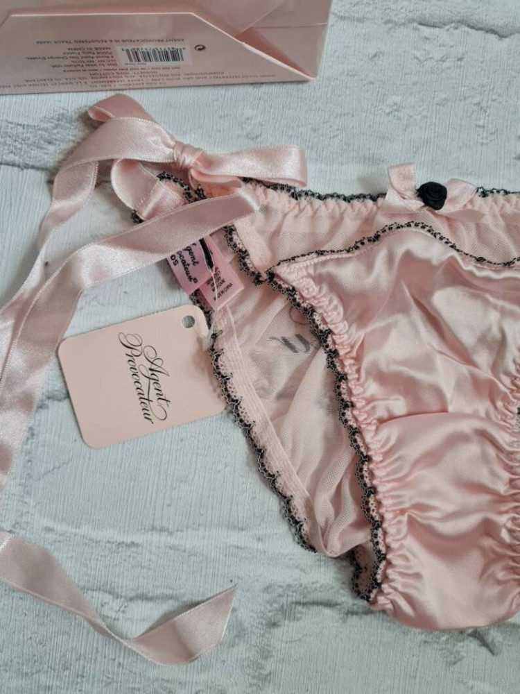 LILI Διάφανο απαλό σατέν υφής βρακάκι από ελαστικό τούλι στο πίσω μέρος & φιόγκους στα πλάγια