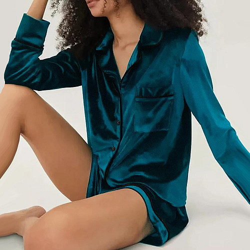 CORINNA Σετ βελουτέ πιτζάμες με μακρυμάνικη πουκαμίσα με τσεπάκι και κουμπιά και ασορτί σορτσάκι