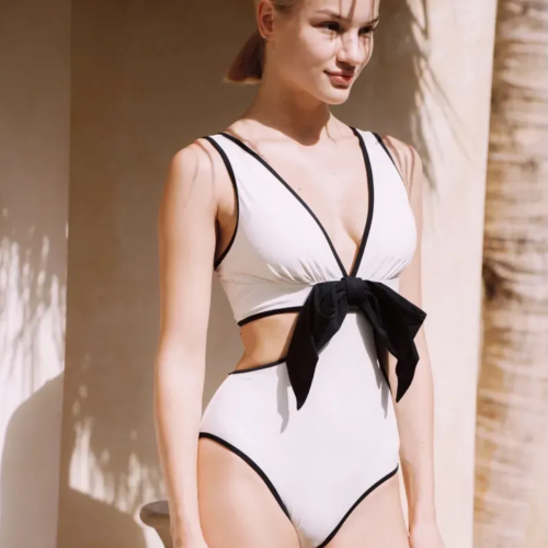 NOIR RIBBON Ολόσωμο ασπρόμαυρο μαγιό με φιόγκο και παρεό σε σχέδιο ζέμπρας