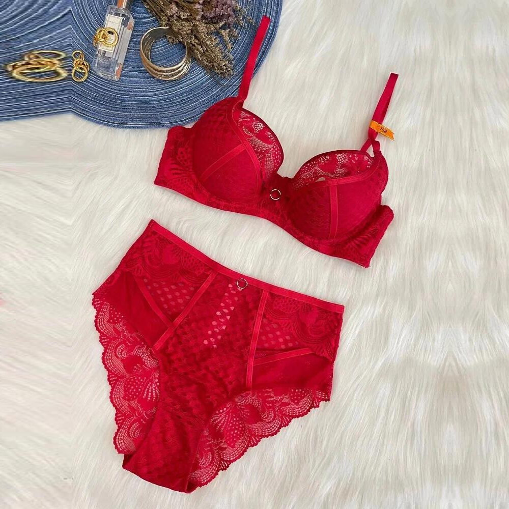 JASMINE Σετ εσωρούχων με λεπτομέρεια δαντέλας, ανοίγματα και ψηλόμεσο σλιπ