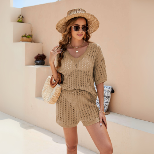 IOS Πλεκτό σετ παραλίας δυο τμχ με σορτς και oversized κοντομανικη μπλούζα με V ντεκολτέ